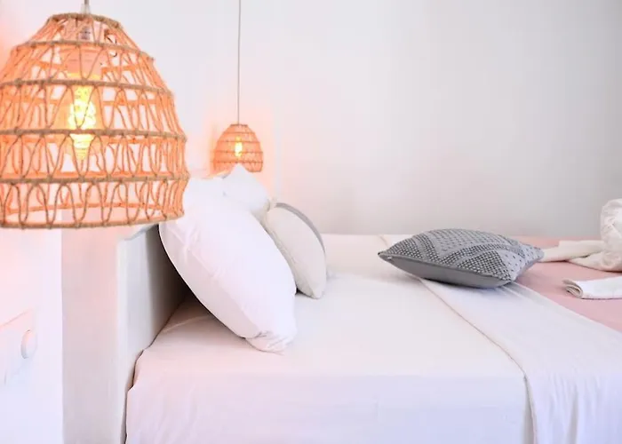 Cycladic Nest In Dryopida
